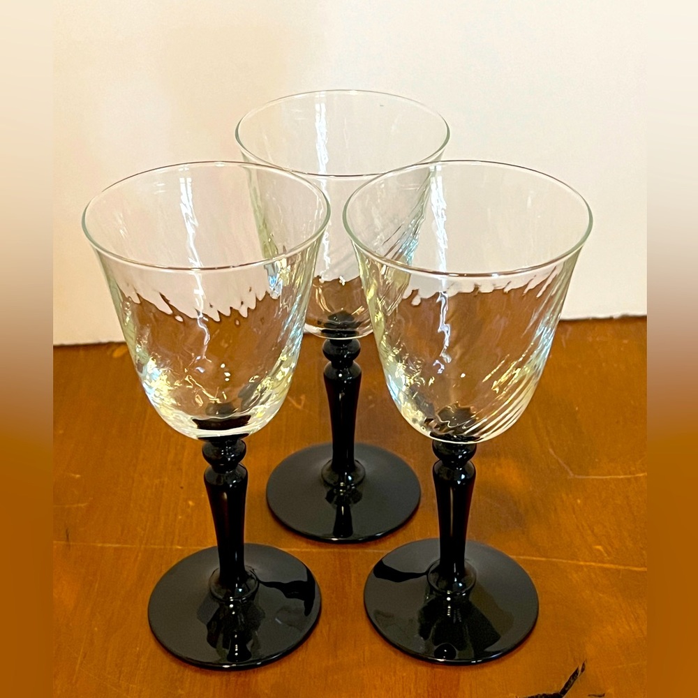 Vintage Luminarc France Swirl Optic Black Stem Wine Glass 6 3/8" Price/glass